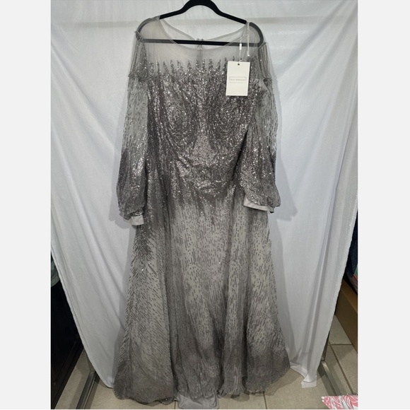 NWT$798 Mac Duggal [ 24 ] Jewel Encrusted Illusion Long Sleeve A-Line Gown Silve - Picture 4 of 17